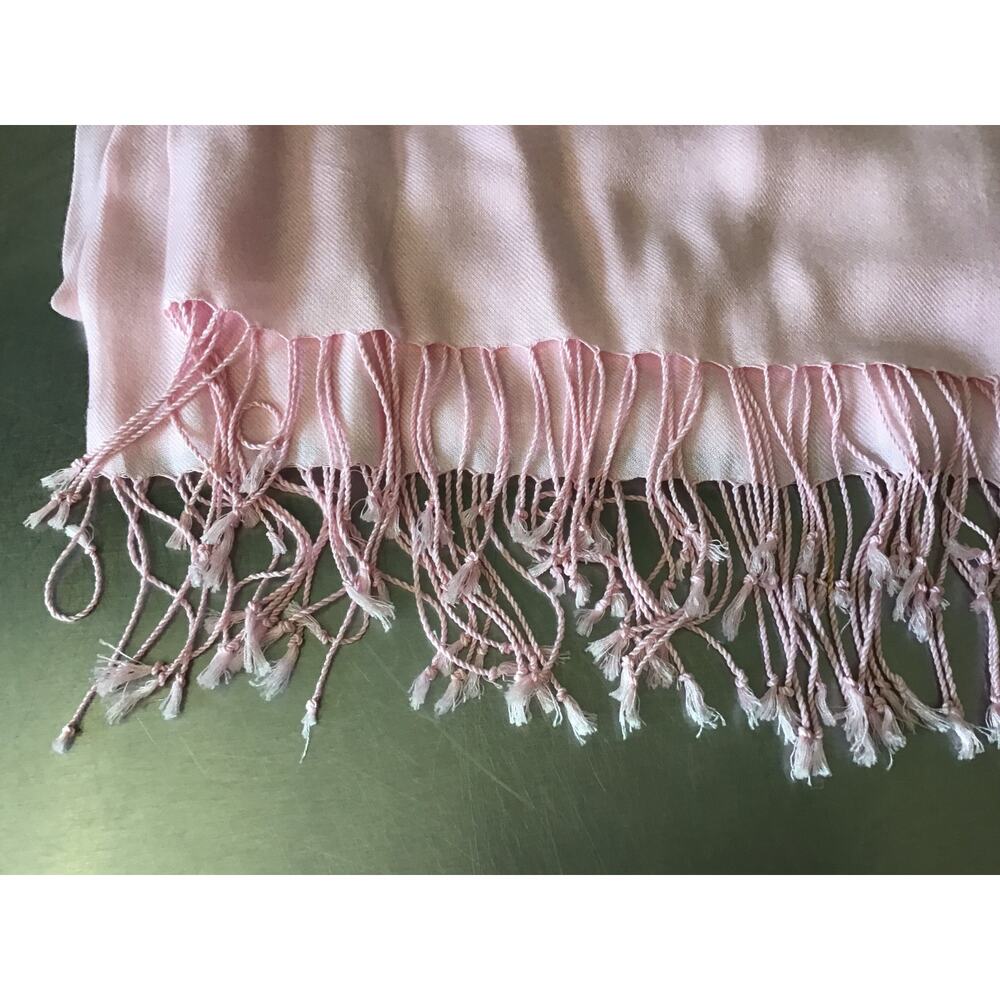 pashmina scarf, shawl, wrap  Bijoux terner, soft pink color. - Picture 2 of 5
